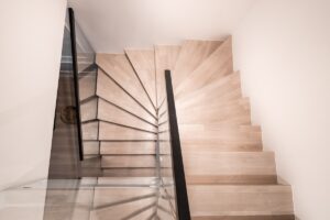Stwórz swoje wymarzone wnętrze: schody drewniane do samodzielnego montażu