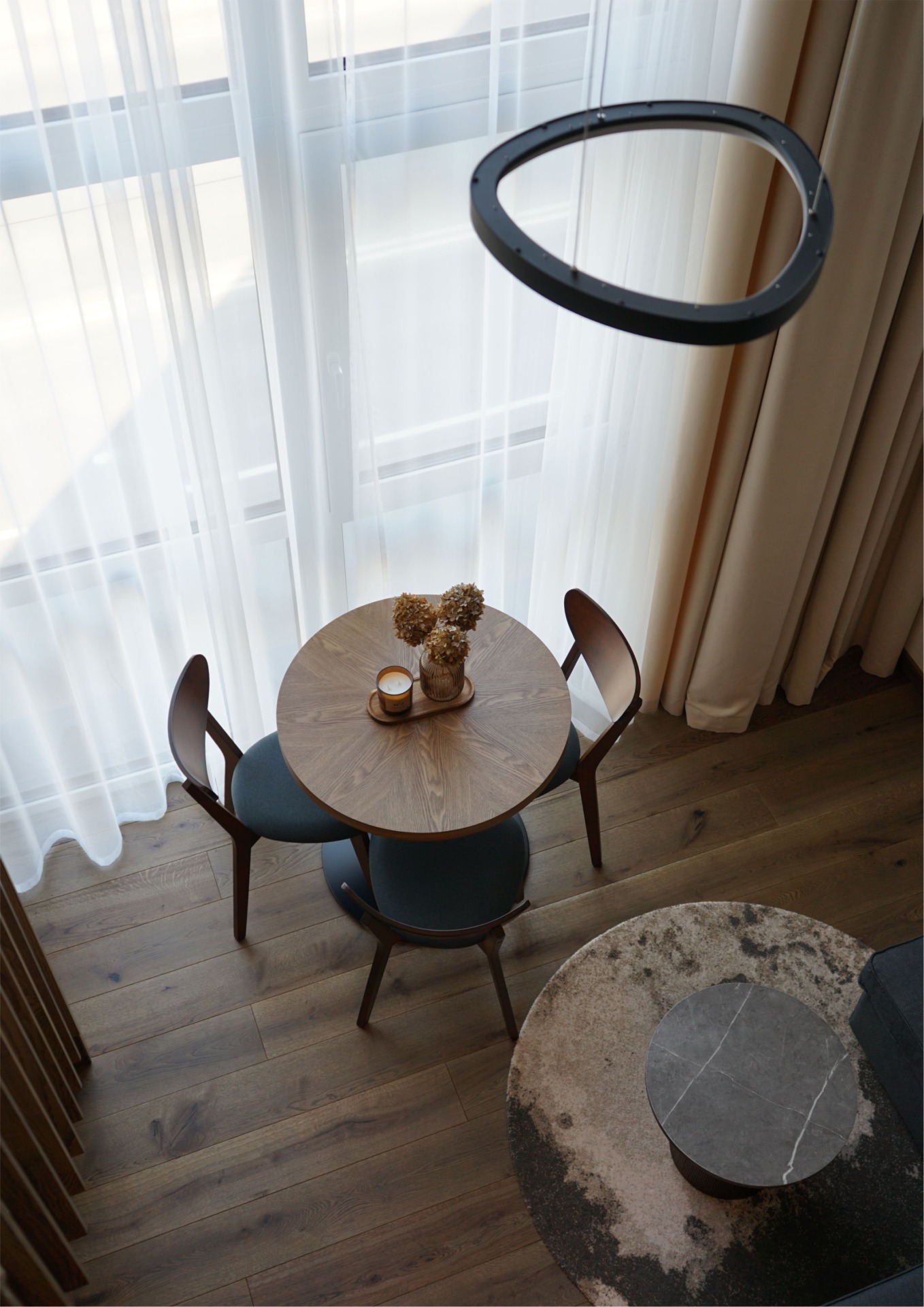 Nowoczesne rozwiązania wnętrzarskie w odcieniu Tobacco