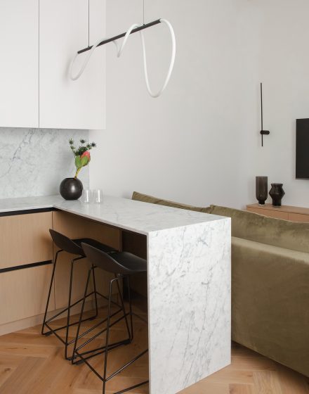 Nowoczesna oaza spokoju - dom, który oddycha naturą